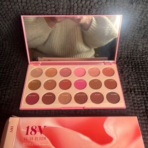 Morphe | 18V Va-Va Bloom Artistry Palette